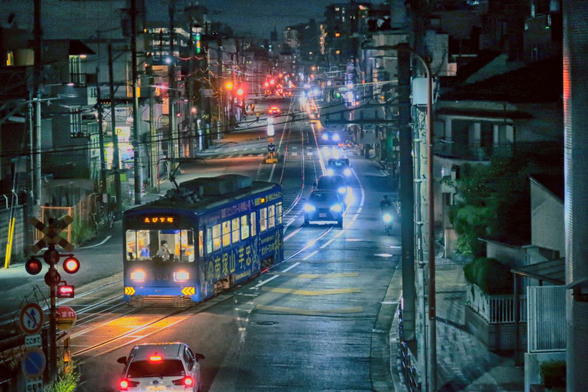 路面電車が走る街 乗り物 交通 鉄道 駅 Ganref 路面電車が走る街 乗り物 交通 鉄道 駅 Ganref