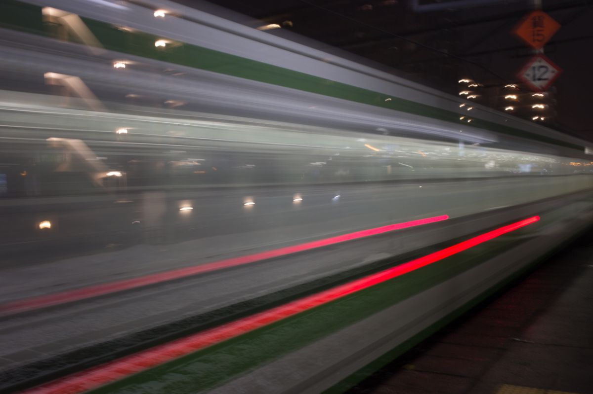 レーザービーム 乗り物 交通 鉄道 駅 Ganref