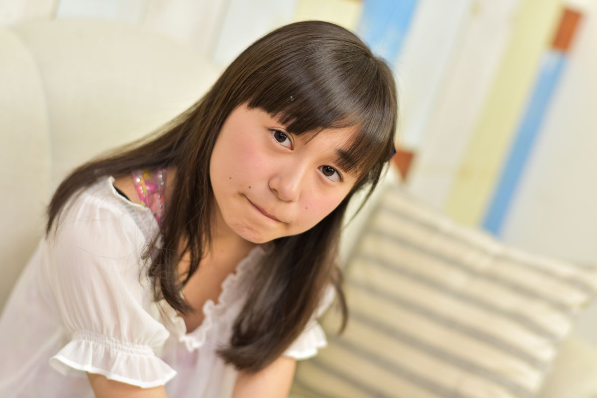 カメラ目線 人物 女性 Ganref