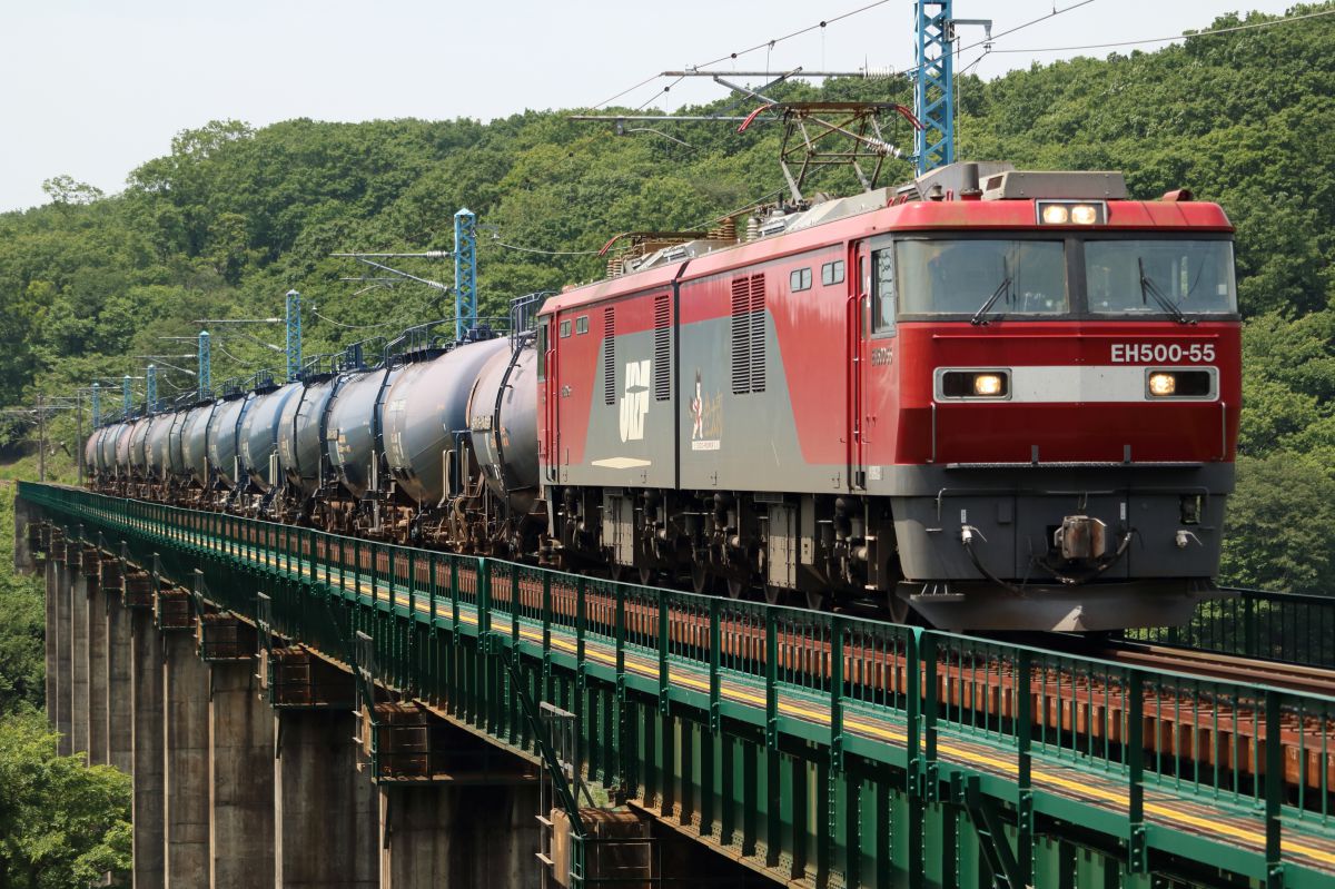 ガソリンを運ぶきんたろう 乗り物 交通 鉄道 駅 Ganref