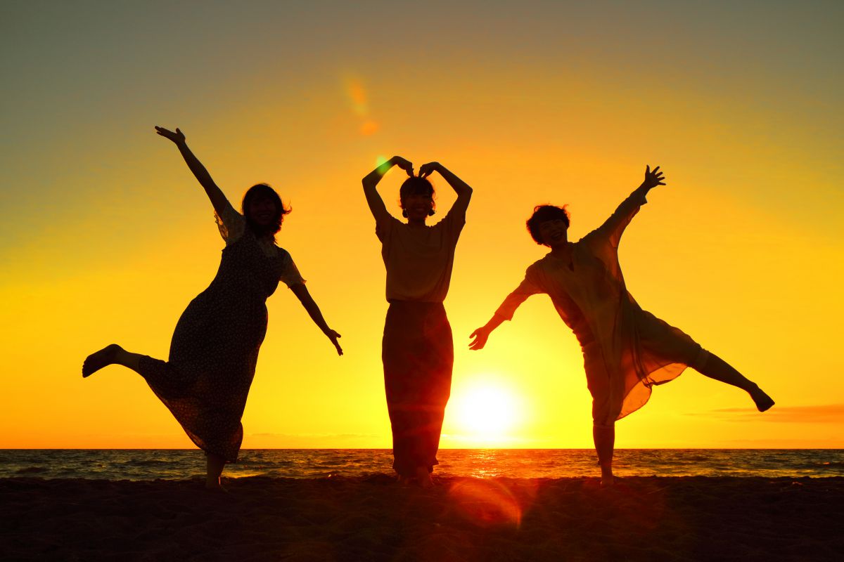 楽しいポーズ 人物 仲間 友人 集団 Ganref