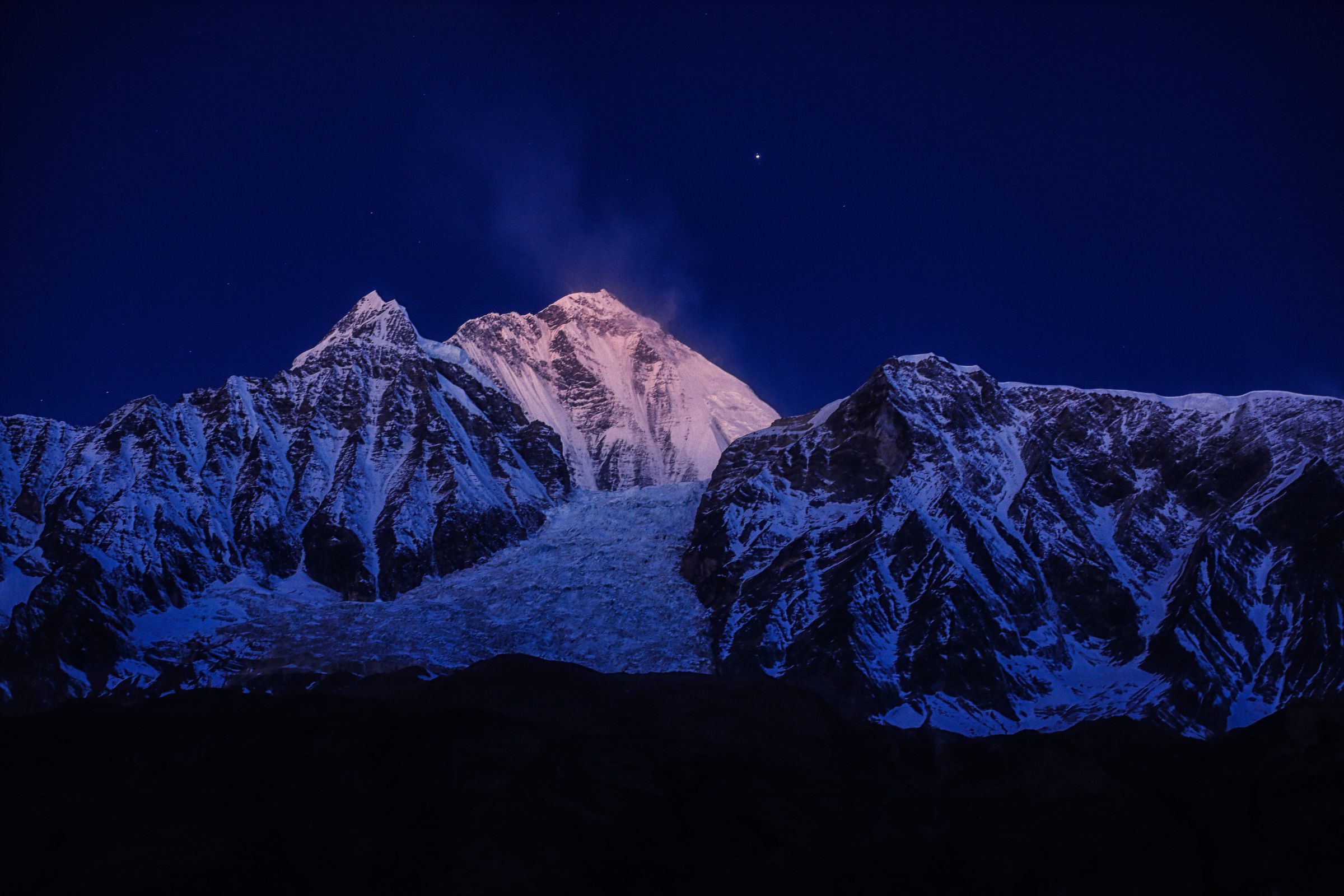 ヒマラヤの息吹まとう　孤高の聖石　K2ブルー　神々の住む山 ヒマラヤの息吹まとう 孤高の聖石 K2ブルー 神々の住む山 - メルカリ