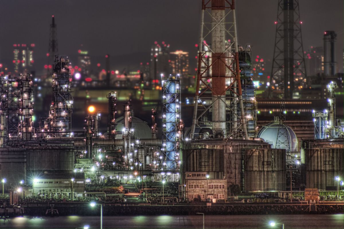 堺泉北臨海工業地帯の夜 街並み 建物 夜景 Ganref