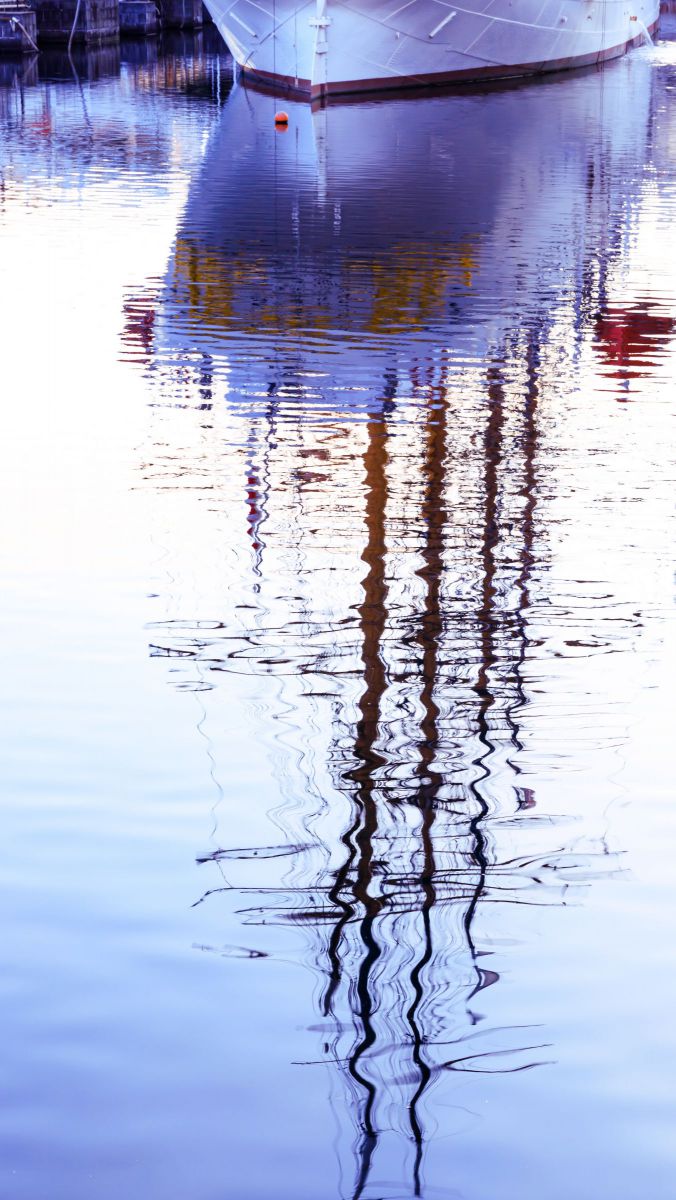 Colorful Reflection | GANREF