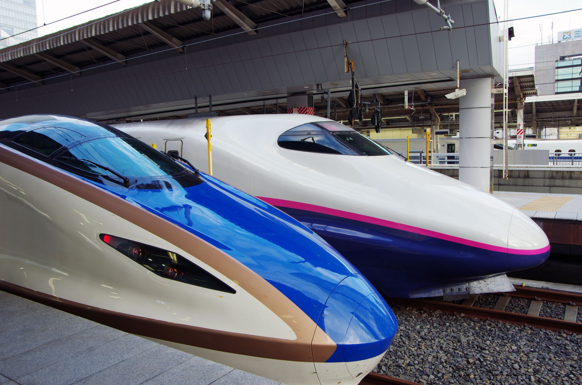 東京から金沢へ 北陸新幹線『E7系』『E2系』 | GANREF