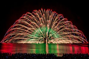 衝撃波を感じる！三国花火大会 大水中2尺玉『エクスプロージョン