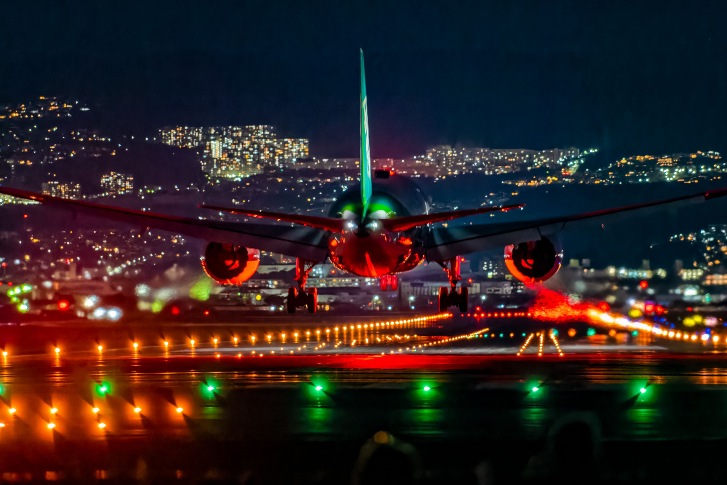 夜空 札幌線もラスト、ANAの747運航 羽田へは夜8時帰着