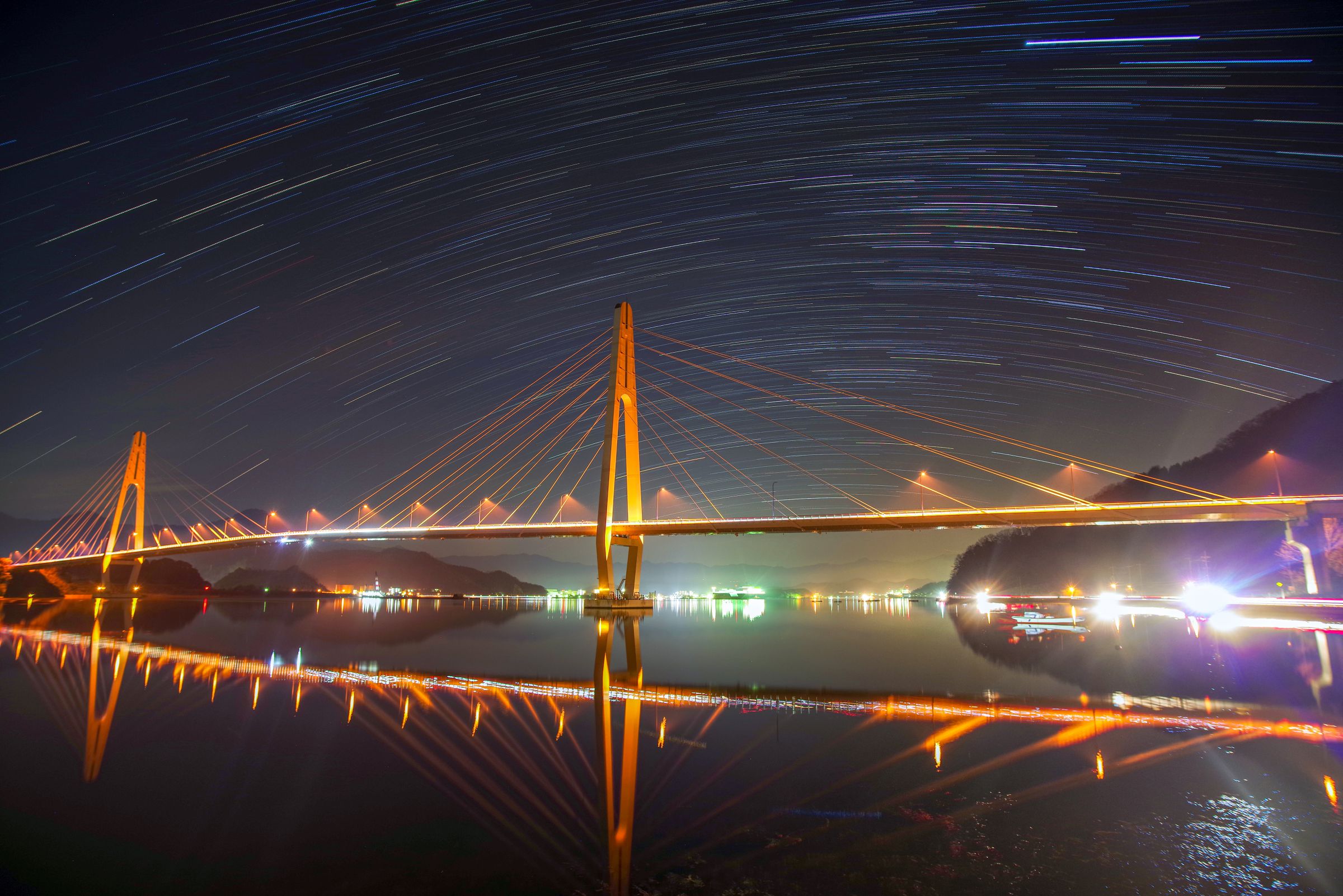 舞鶴湾『鶴の橋』と『星の光跡』 | GANREF