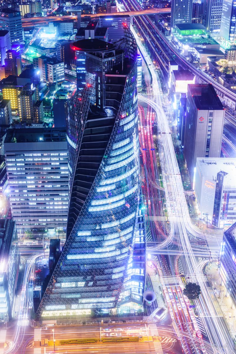 スパイラルタワーズ 街並み 建物 夜景 Ganref