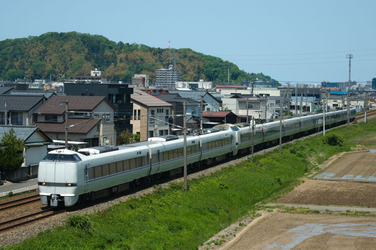 福井の市街地を背に GANREF