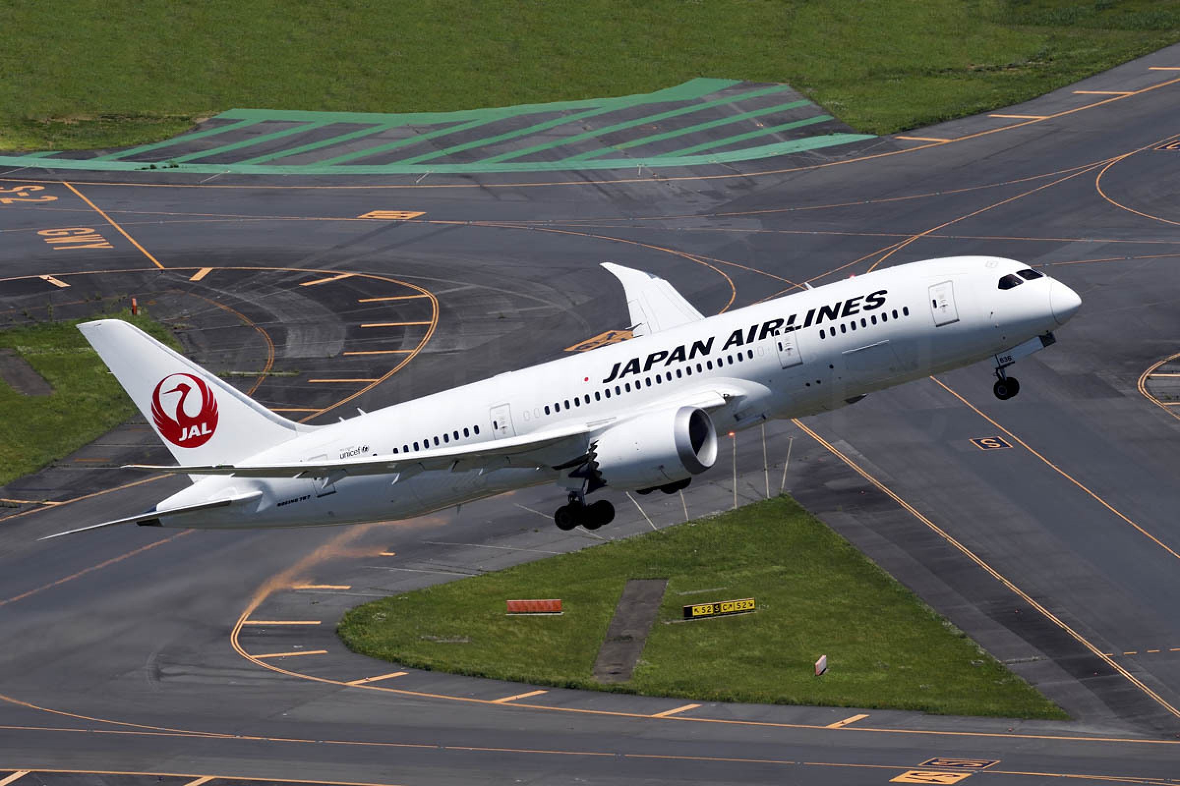 JAL 787-8 | GANREF
