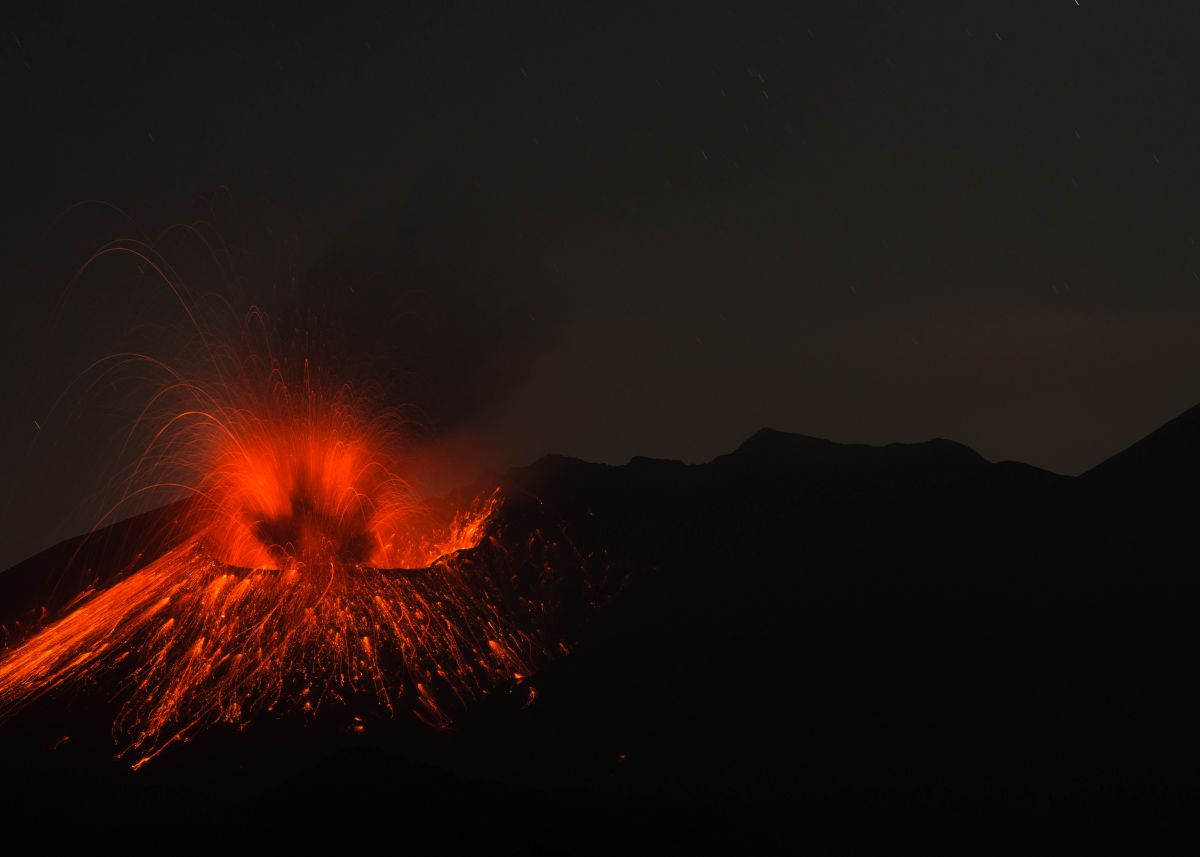 D800で桜島の噴火を撮る！ | GANREF