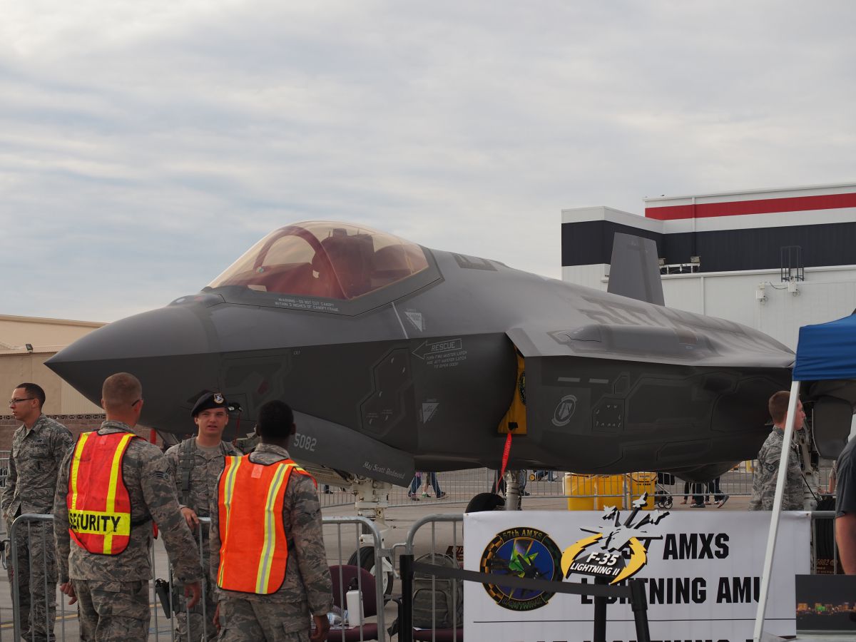アメリカ ネバダ州 ネリス空軍基地 エアショー F35 F22 Ganref