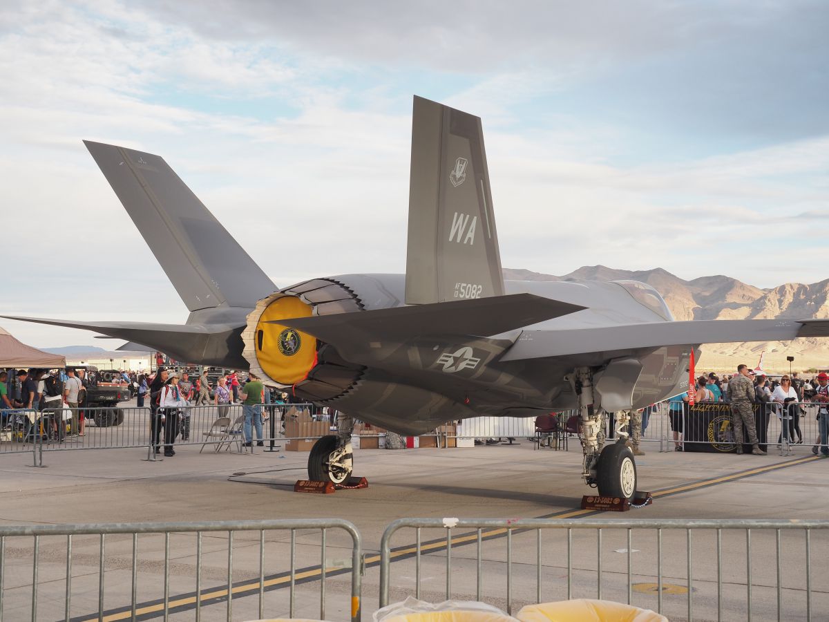 アメリカ ネバダ州 ネリス空軍基地 エアショー F35 F22 Ganref