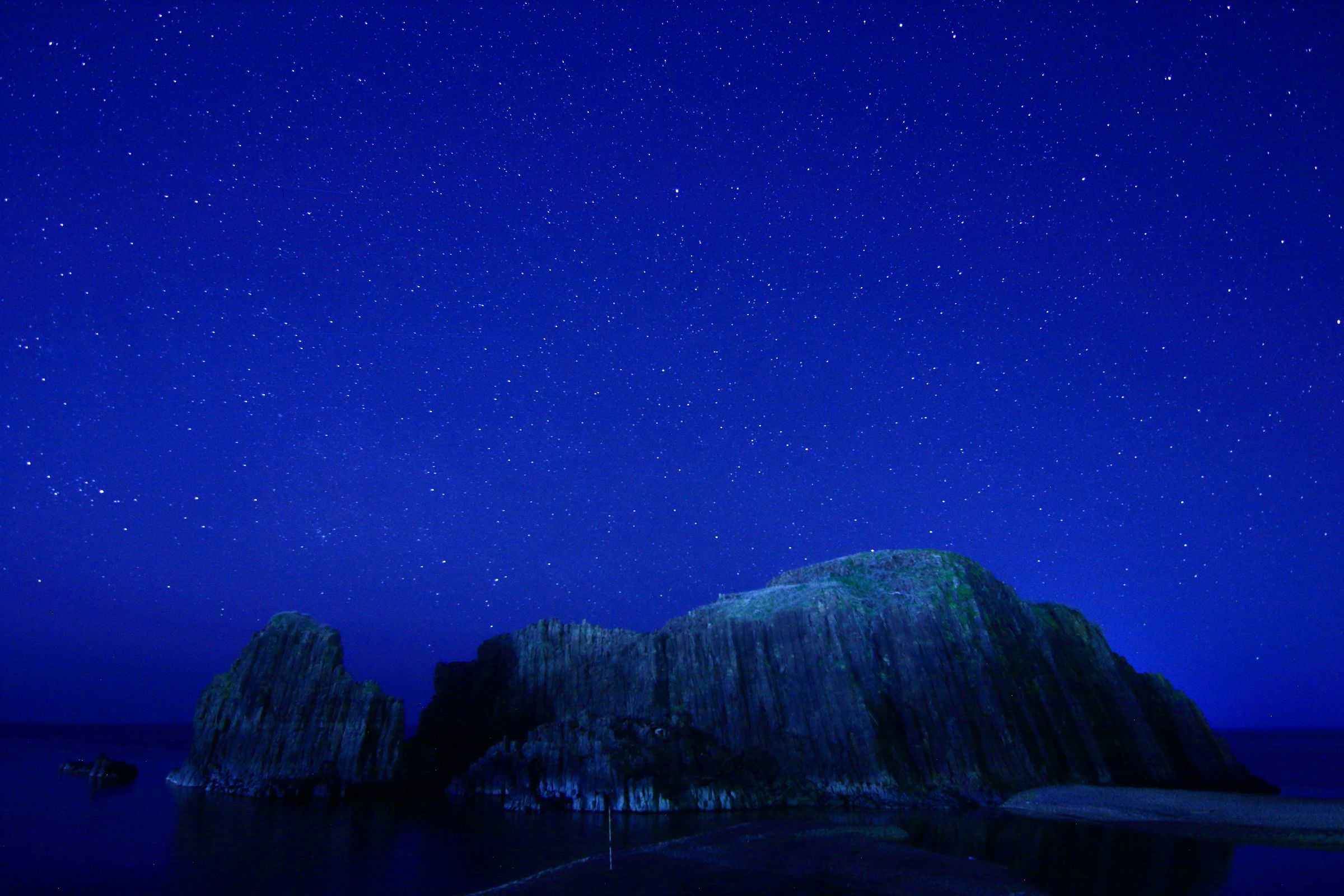 涼しい夜の静かな海 | GANREF