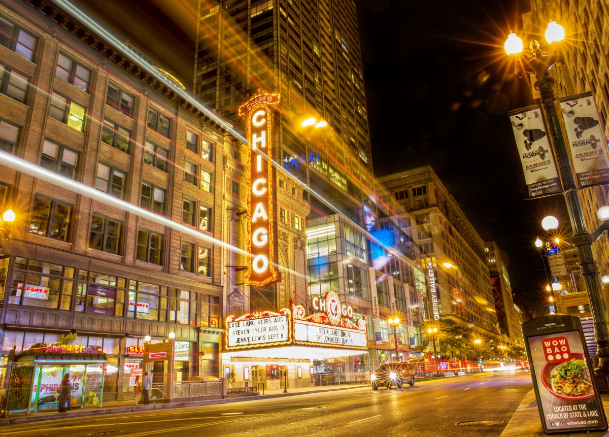 Chicago Theater 街並み 建物 夜景 Ganref