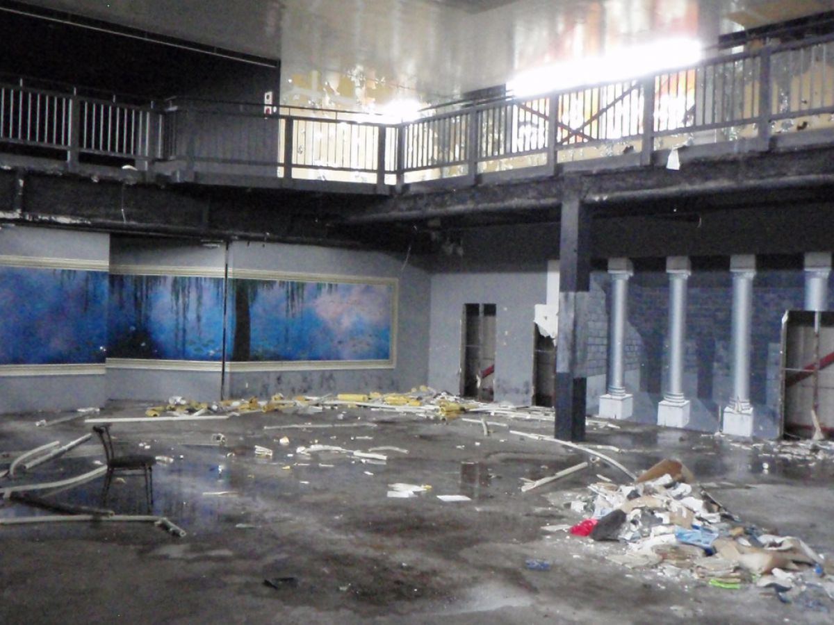 有名な美術館の廃墟 街並み 建物 その他 Ganref