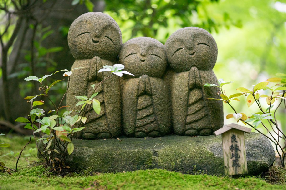良縁地蔵 街並み 建物 神社 寺 教会 Ganref