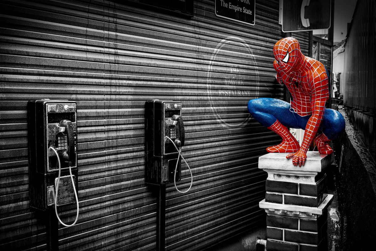 スパイダーマンも濡れる街角 | GANREF
