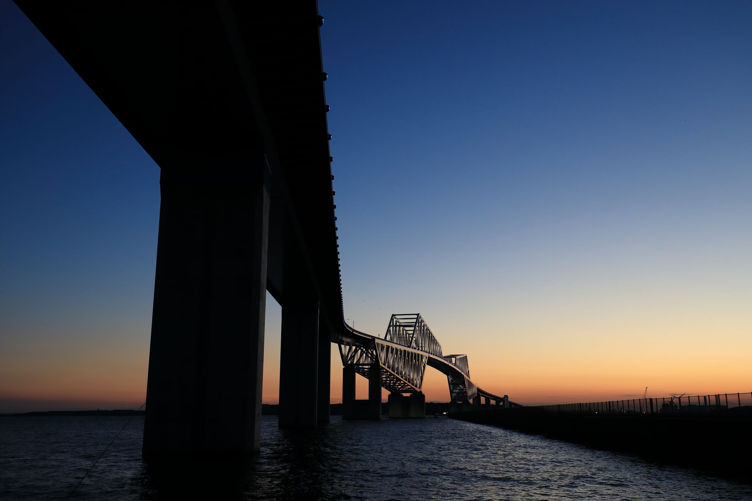 夕暮れの橋 夕暮れの橋 | GANREF