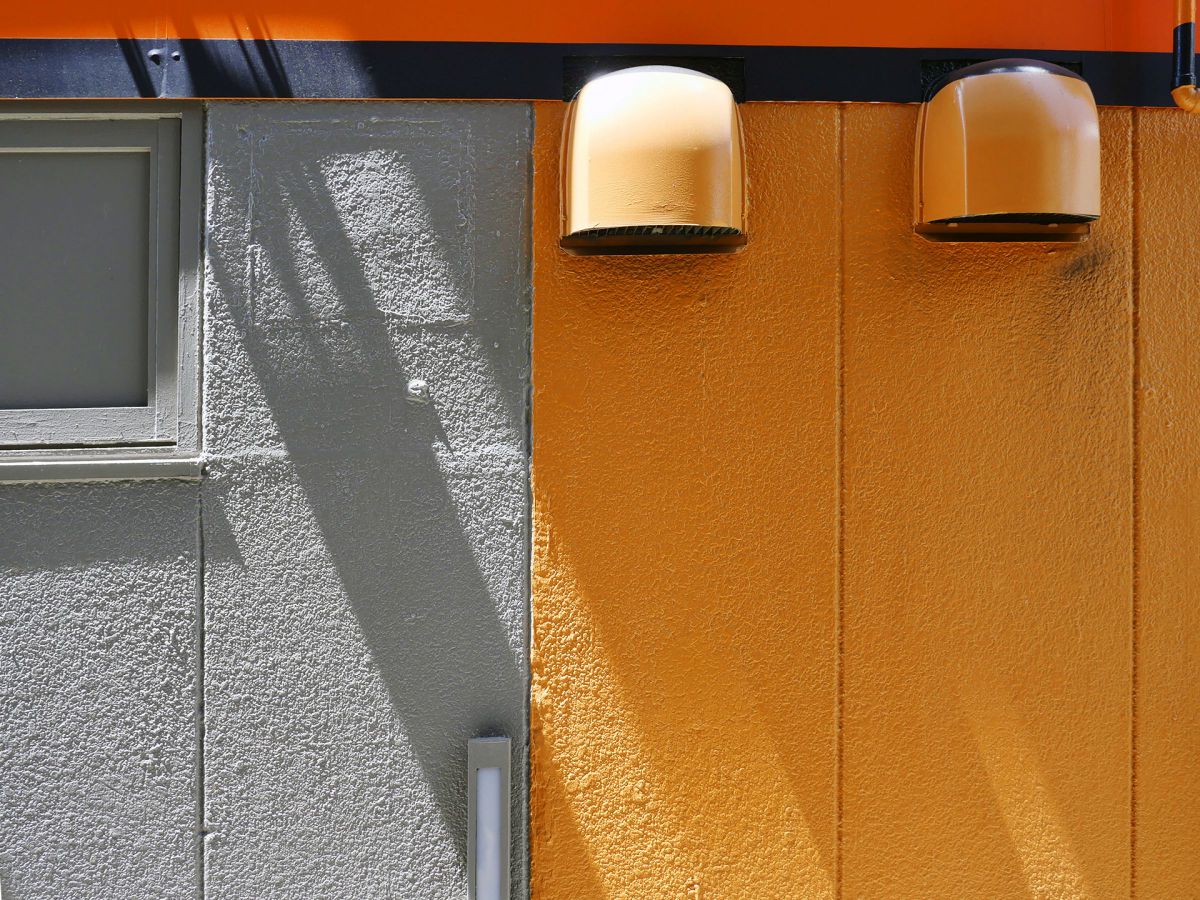 Orange / Gray wall GANREF