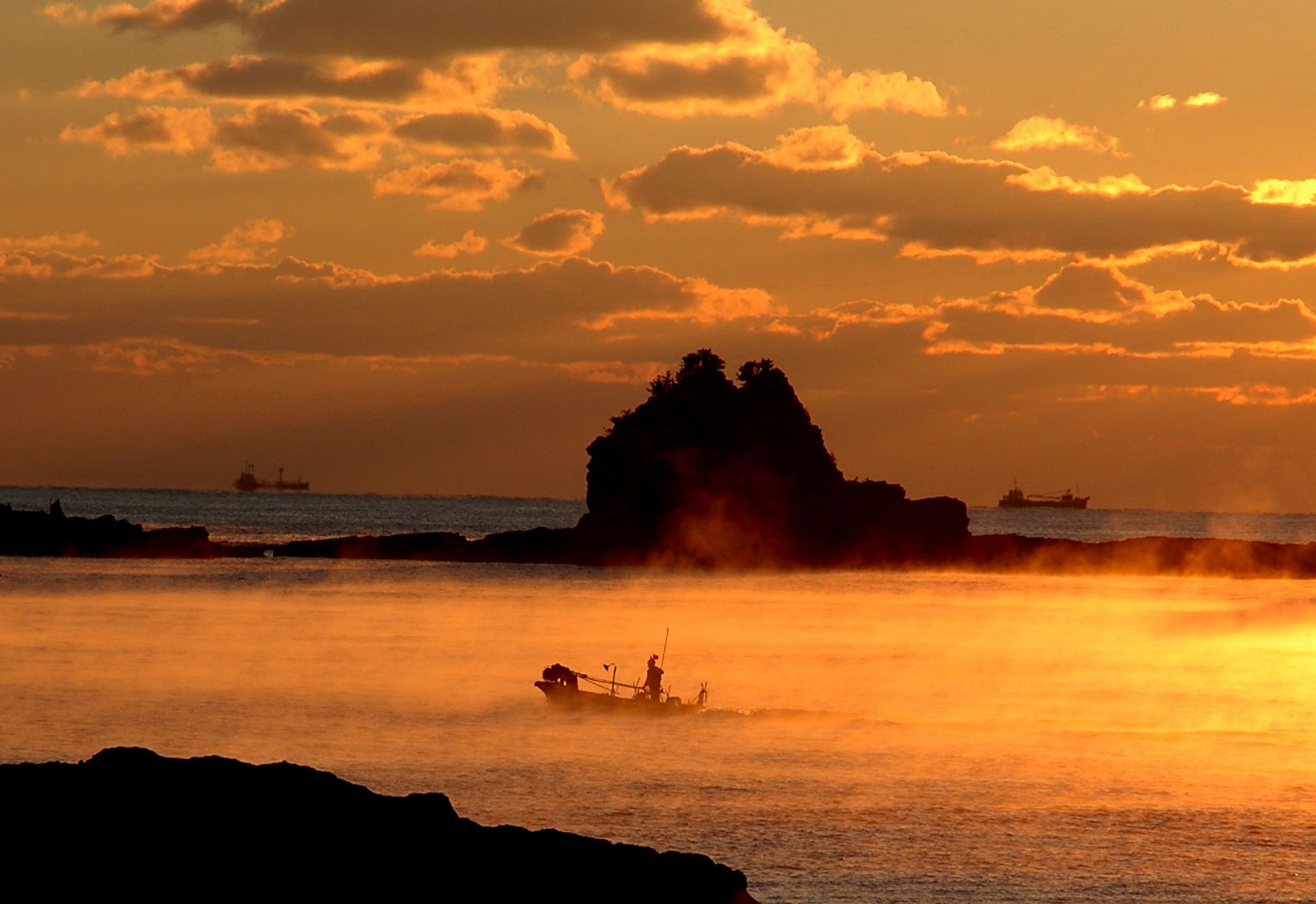 田原古座海岸の海霧Ⅱ | GANREF
