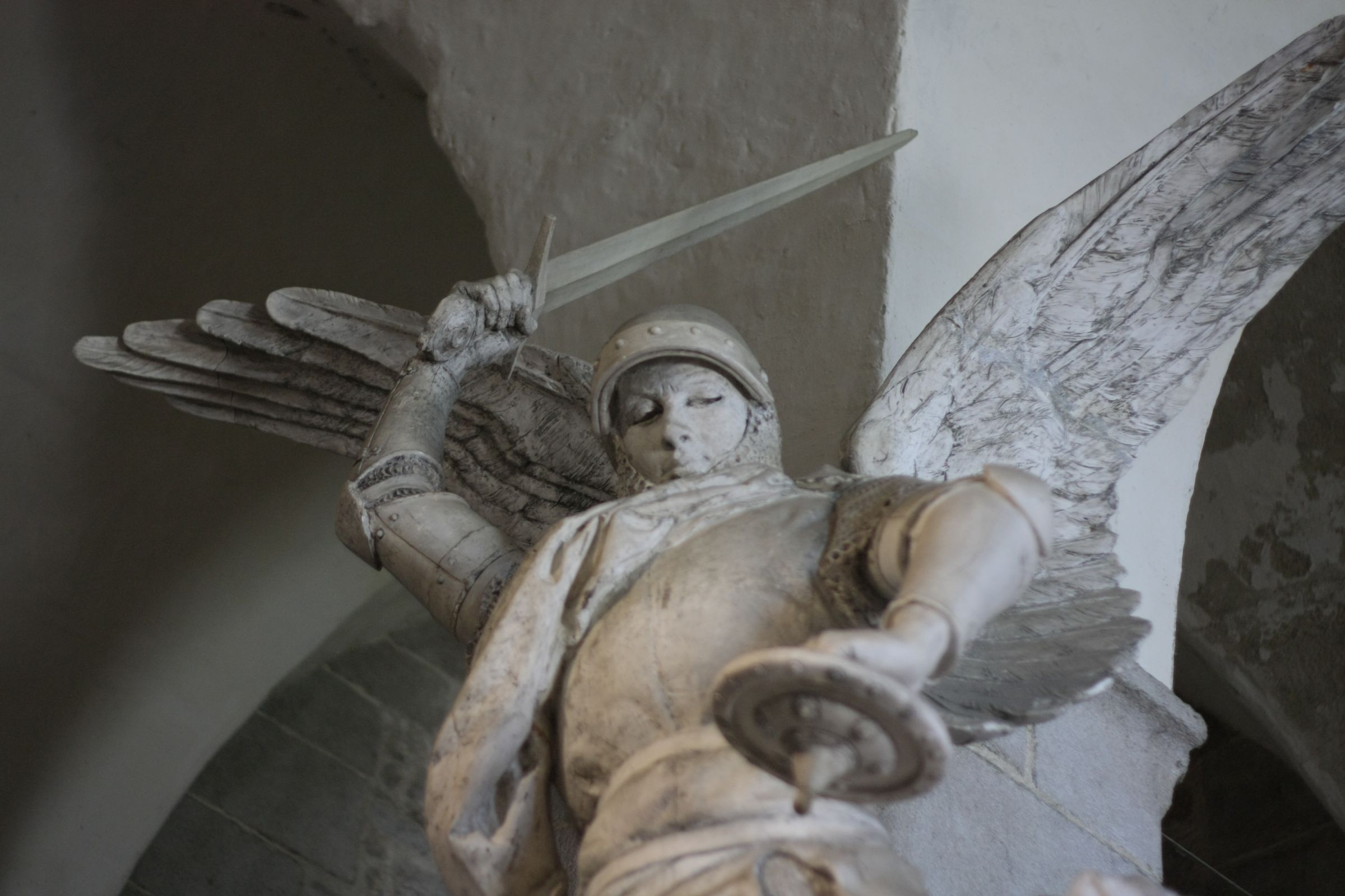天使の像 羽付き ミハエルネグリン ミハエルネグリン 天使 エンジェル