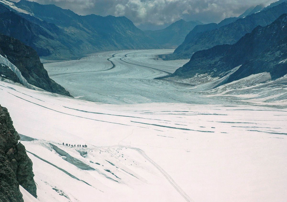 ヨーロッパ最長のアレッチ氷河 自然 風景 山 Ganref
