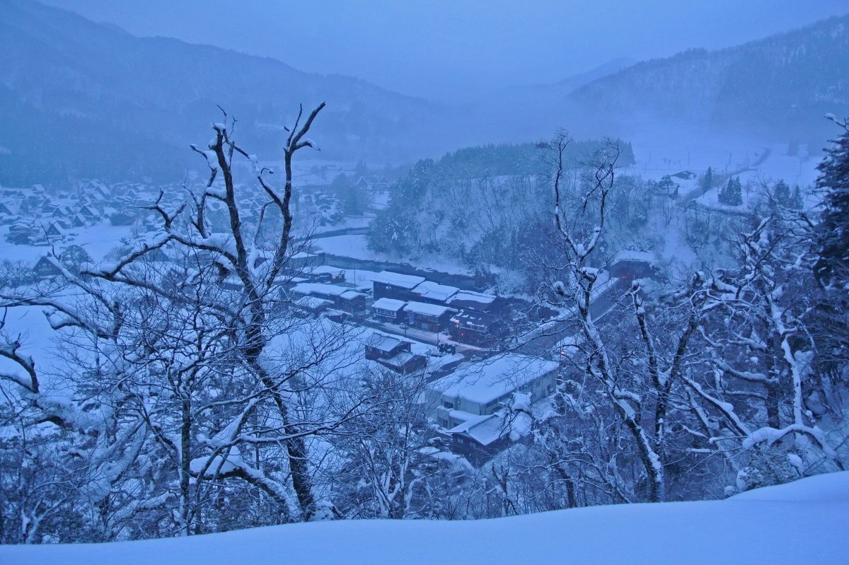 白川郷の早朝冬景色 No 02 トンネルを抜けるとそこは 自然 風景 その他 Ganref