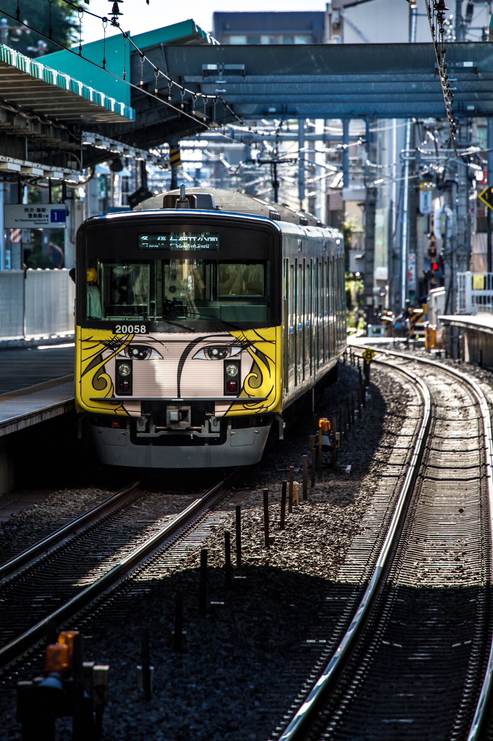 新・銀河鉄道999デザイン電車「メーテル」 | GANREF