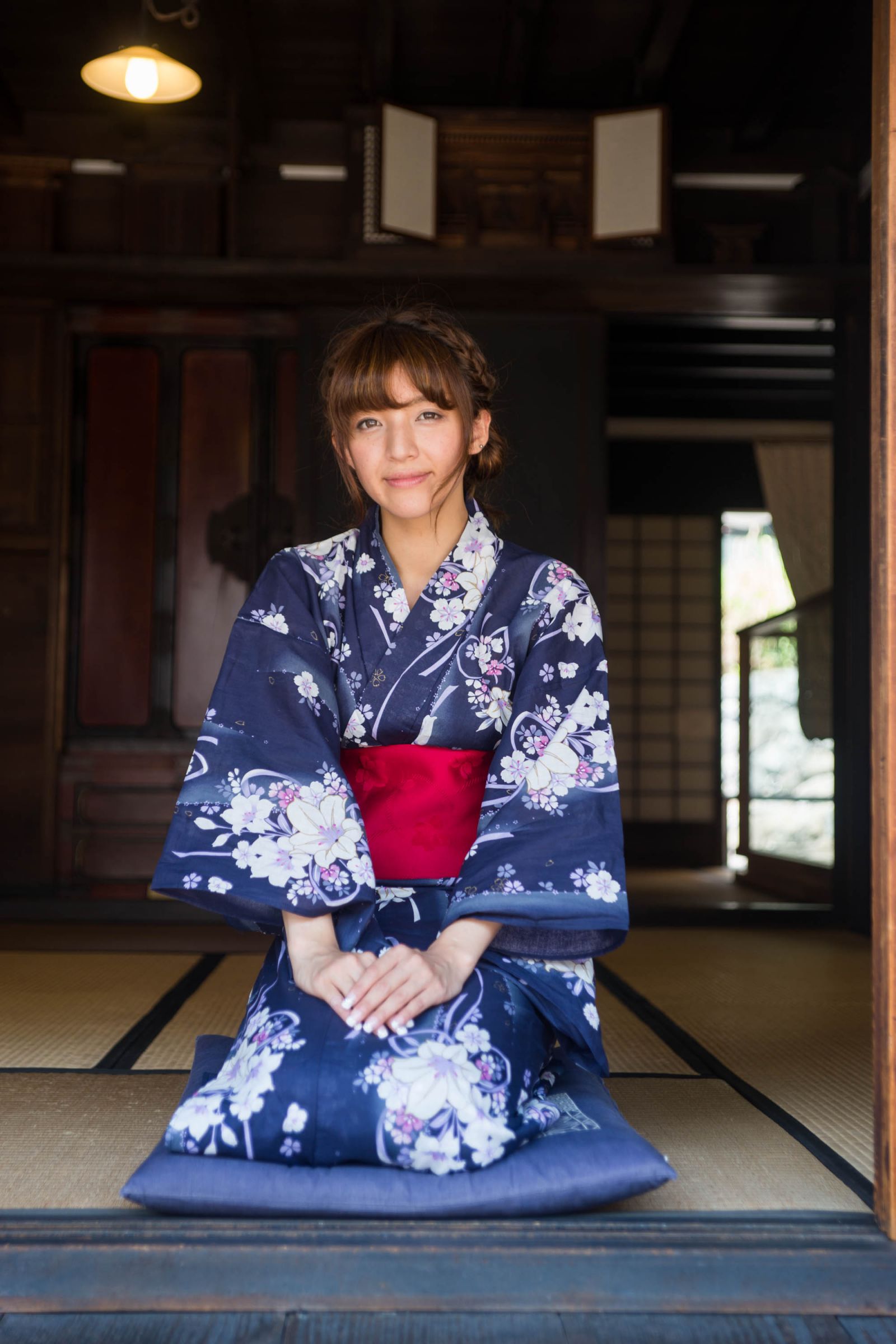 はだかで正座する女 正座美人♪ | GANREF