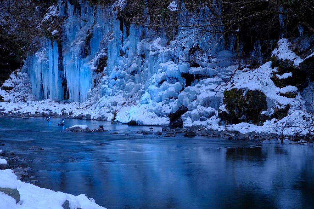 三十槌の氷柱（ライトアップ） | GANREF