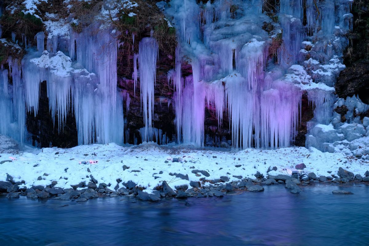 三十槌の氷柱（ライトアップ） | GANREF