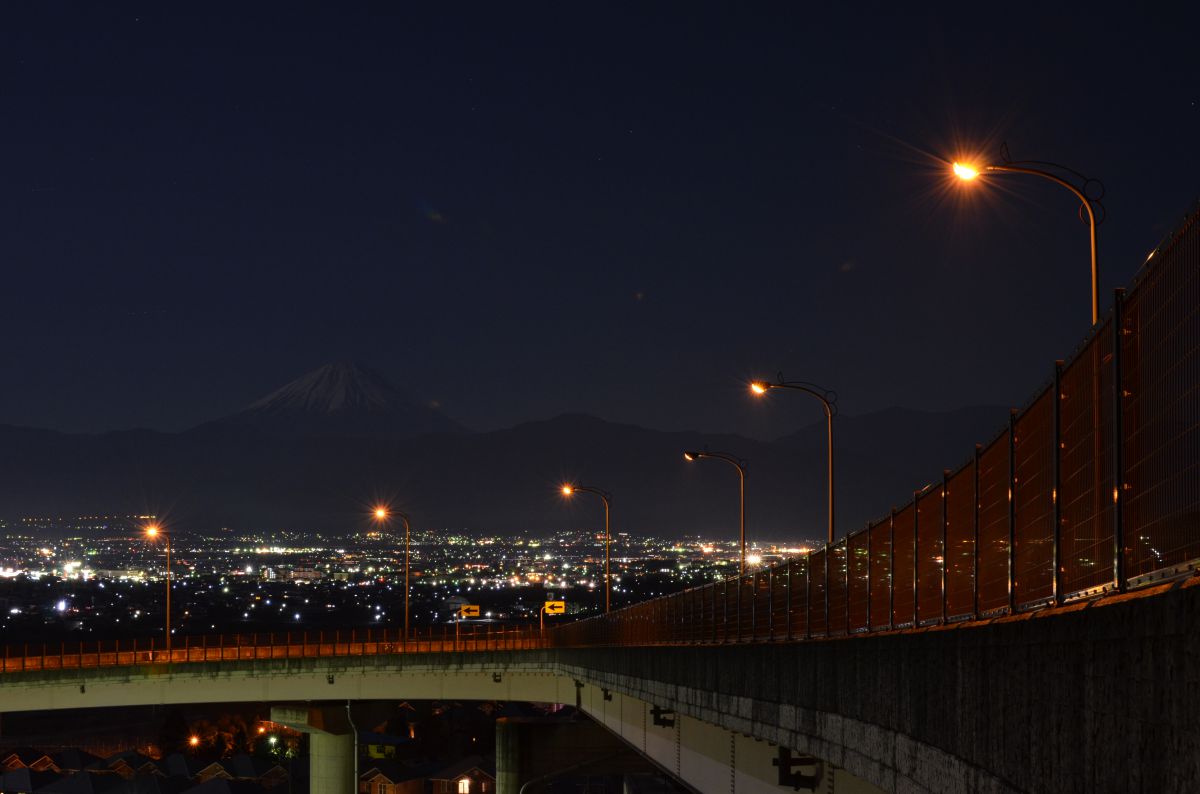 ⭐️夜景もキレイに⭐️Nikon D7000 ニコン デジタル一眼レフ hqdefault.jpg