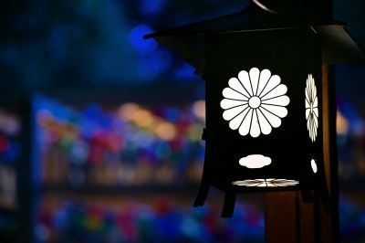 菊花紋章と雲菱
