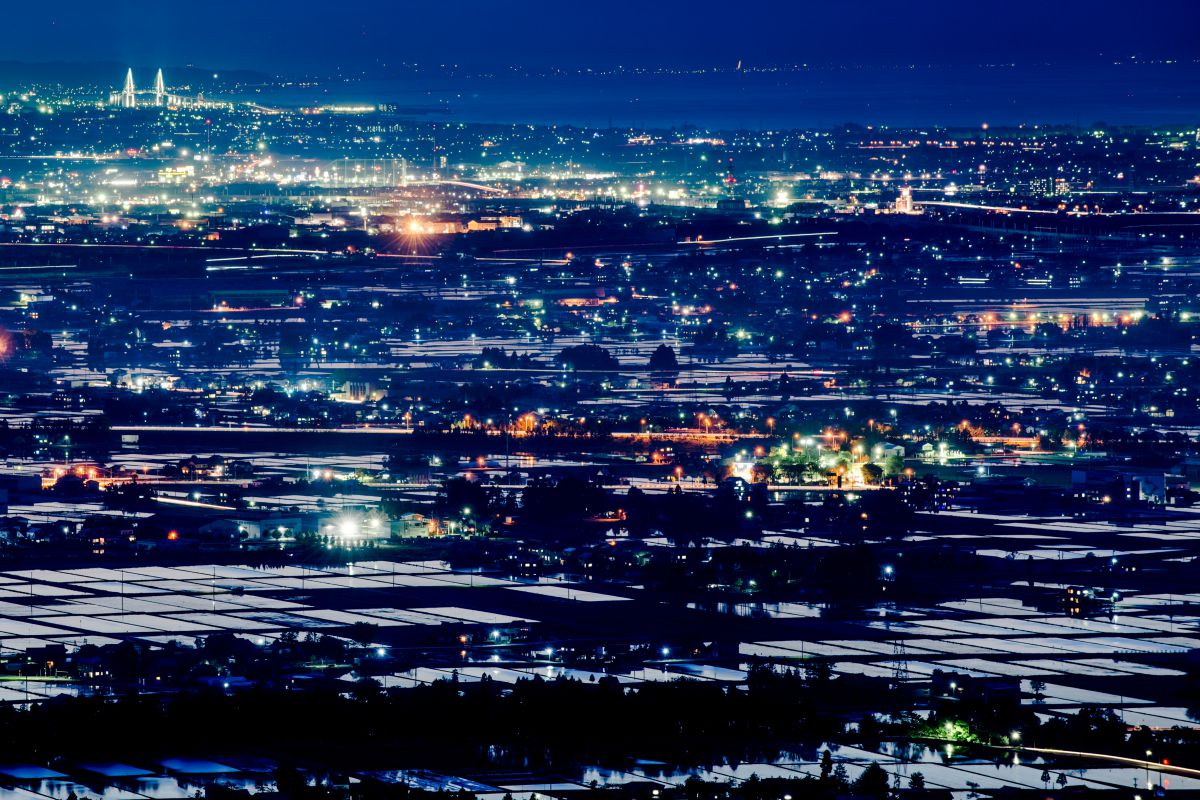 富山平野の夜景 | 街並み・建物 > 夜景 | GANREF