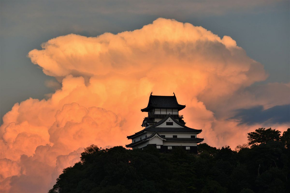 入道雲迫る | GANREF