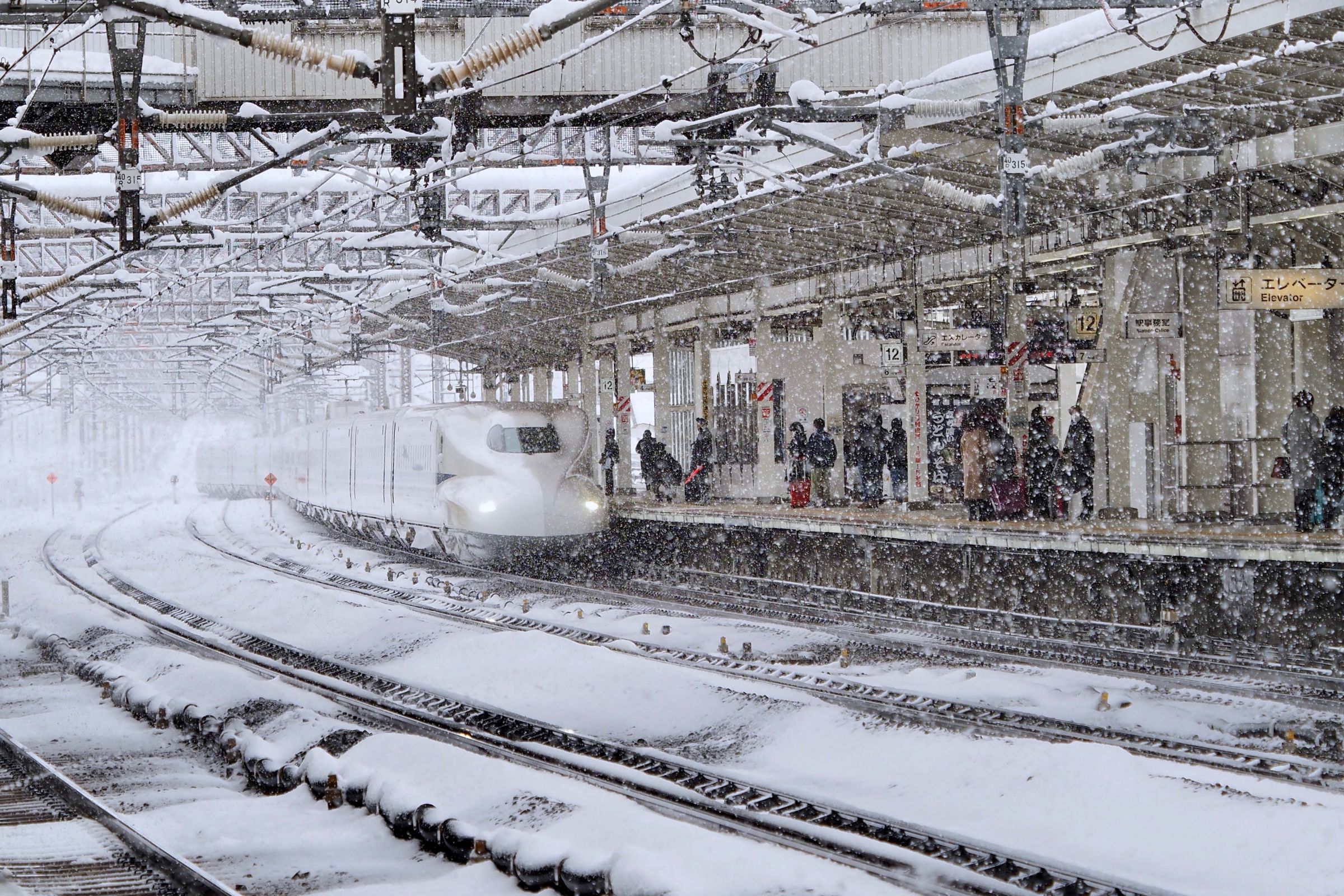 米原駅〜雪の中を疾走〜2 | GANREF