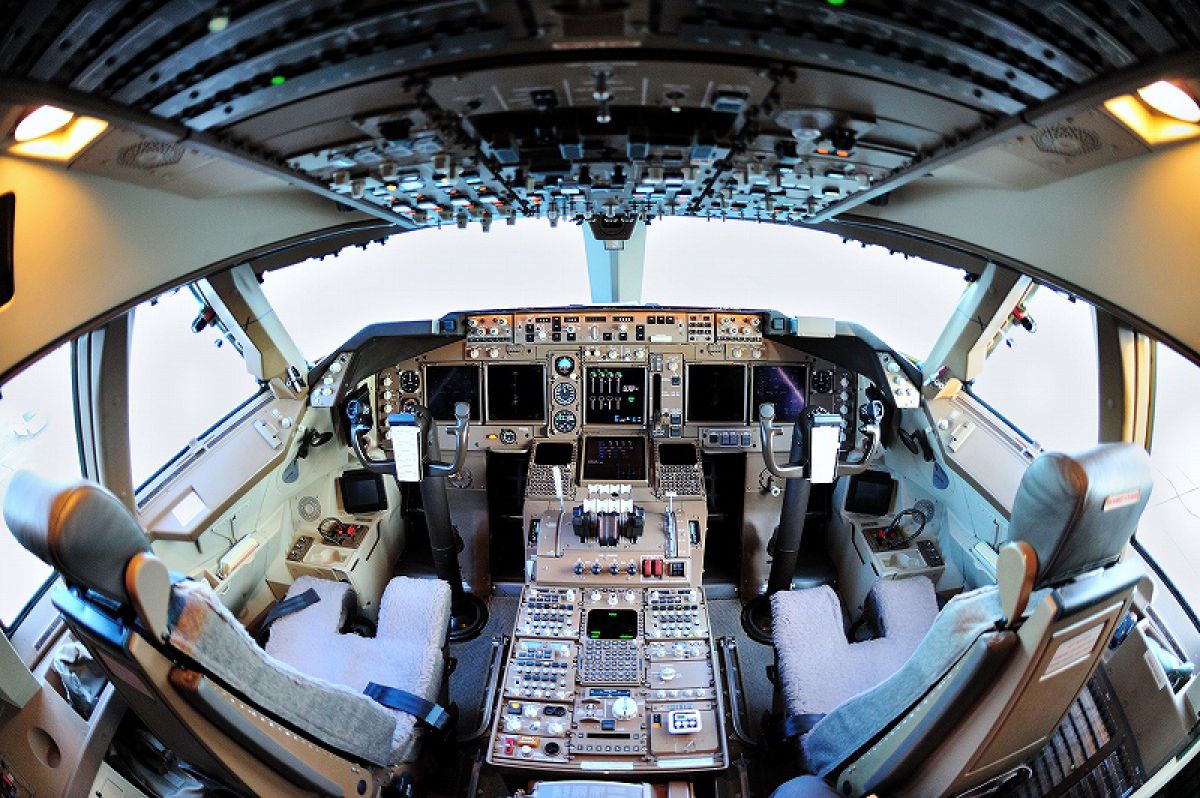 コックピット 乗り物 交通 航空機 空港 Ganref