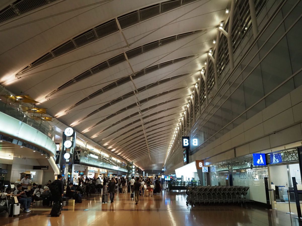 空港ロビー GANREF