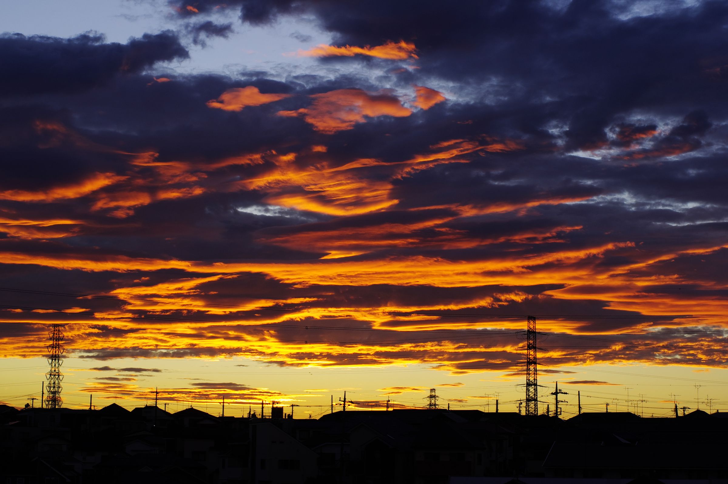空と光の写真「綺麗な夕焼け」 露出の難しい焼け空をフィルターワークで美しく撮る」by うさだ