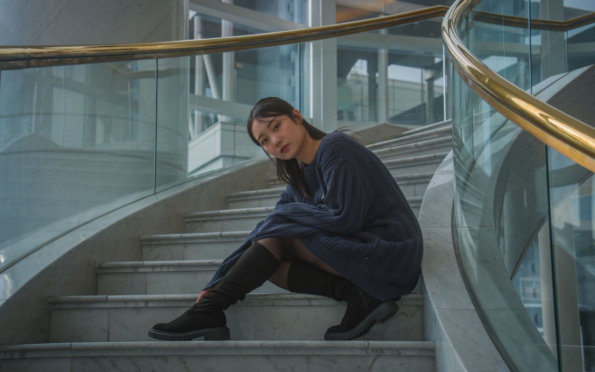 Stillness Between Steps | GANREF
