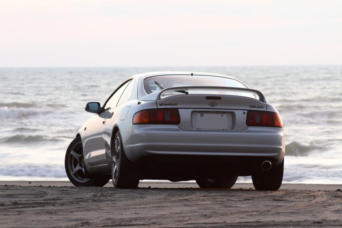 セリカ後ろ姿 乗り物 交通 車 Ganref