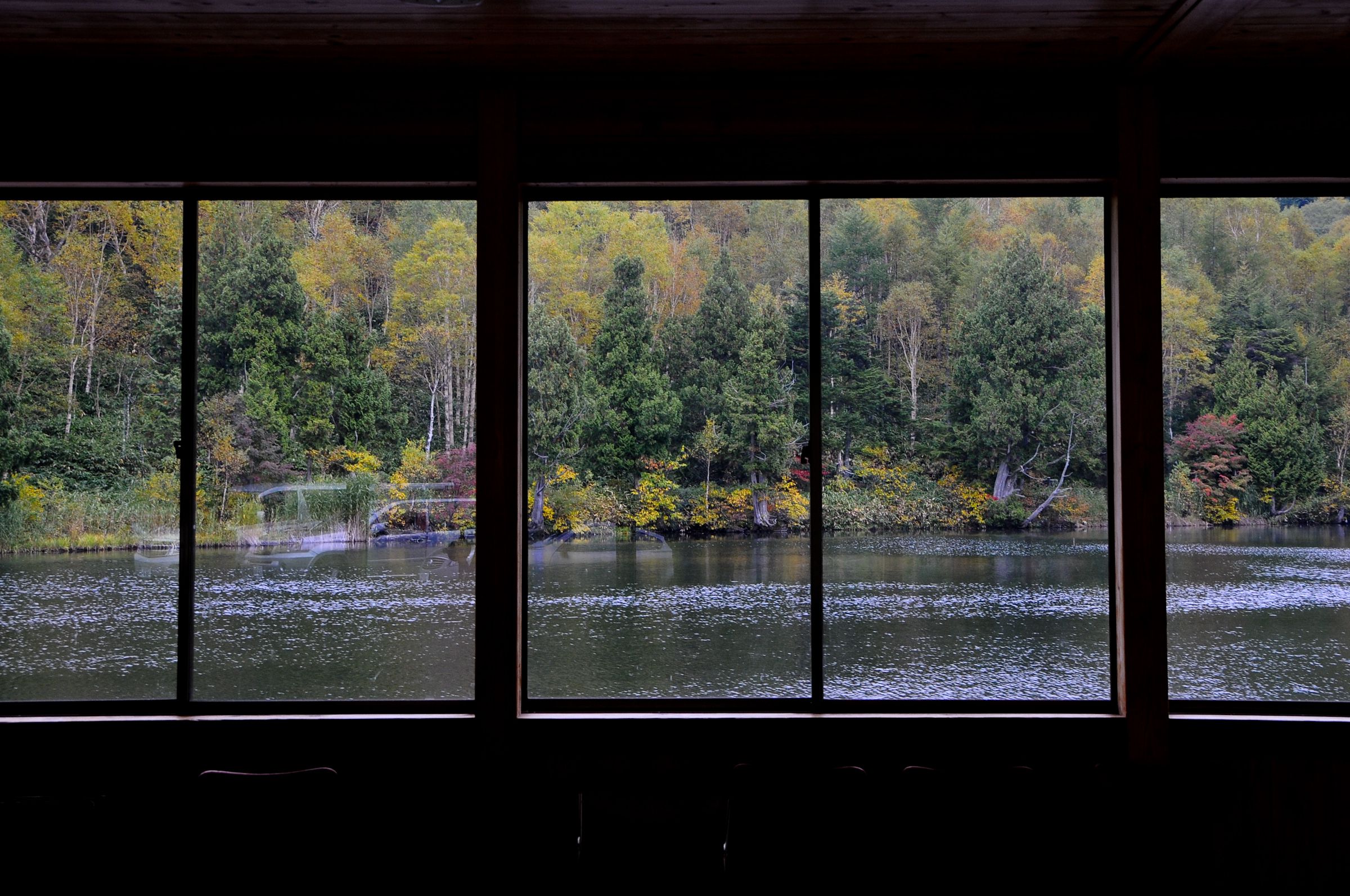 窓越しの風景 | GANREF