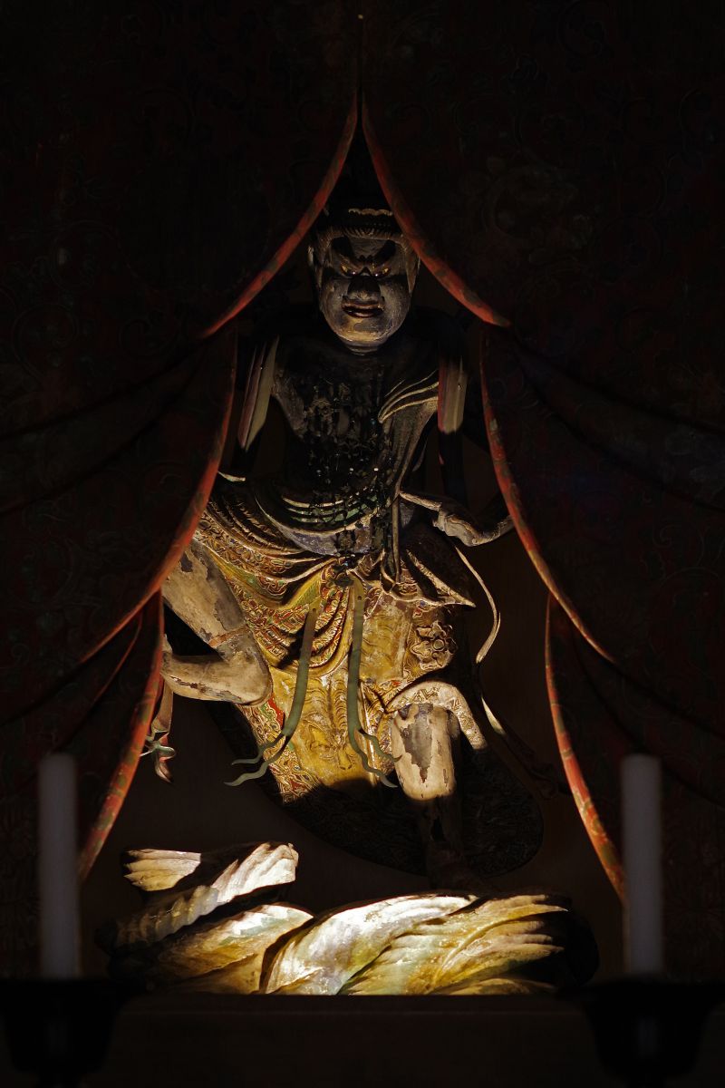 威容