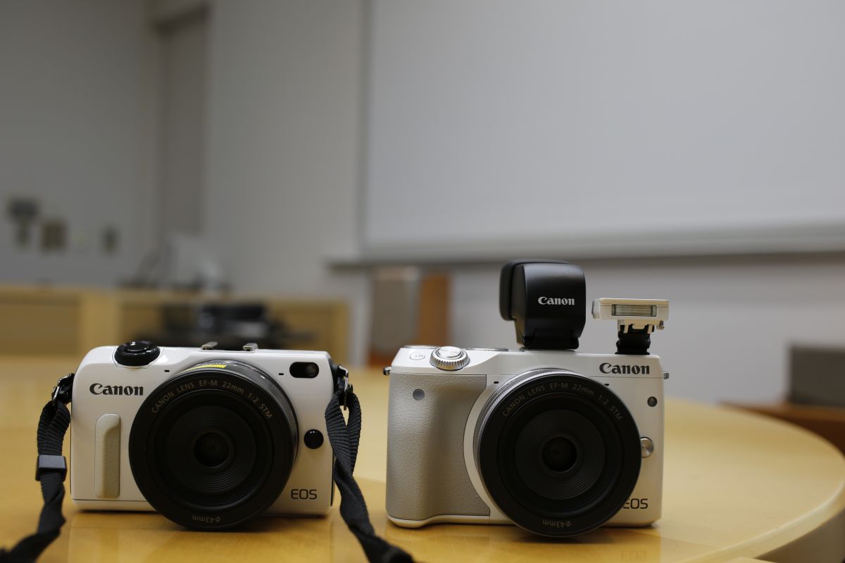 CANON EOS M2ホワイト＆ Mブラック 2台とレンズ他！ CANON EOS M2ホワイト＆ Mブラック 2台とレンズ他！ CANON EOS M2ホワイト