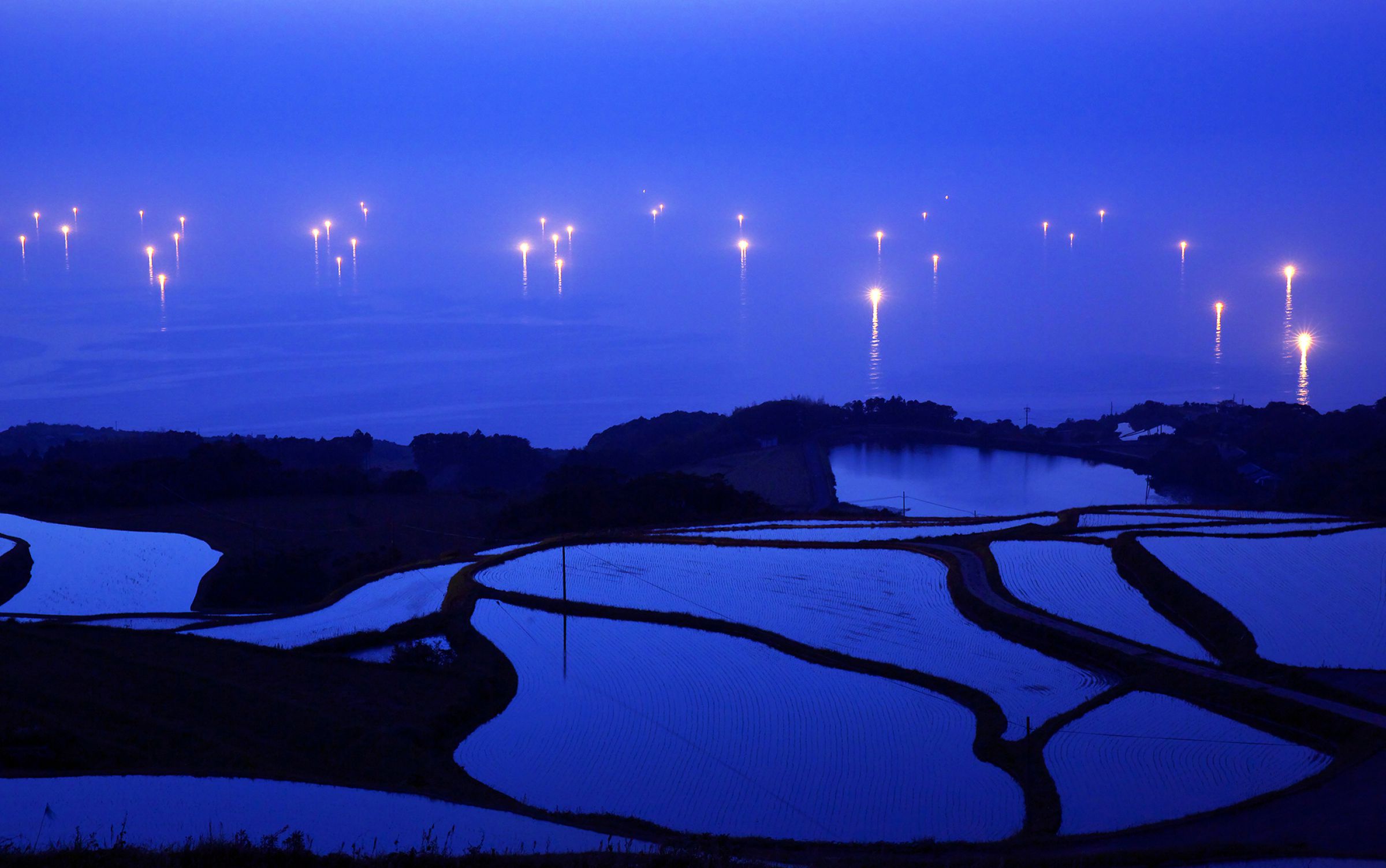 蛍の如き漁火 （東後畑の夜） | GANREF