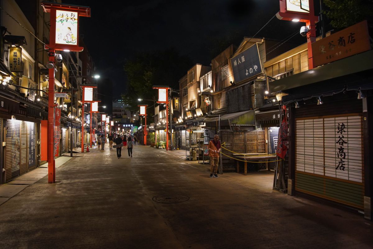 祭りのあと 浅草夜のスナップ 街並み 建物 街並み Ganref