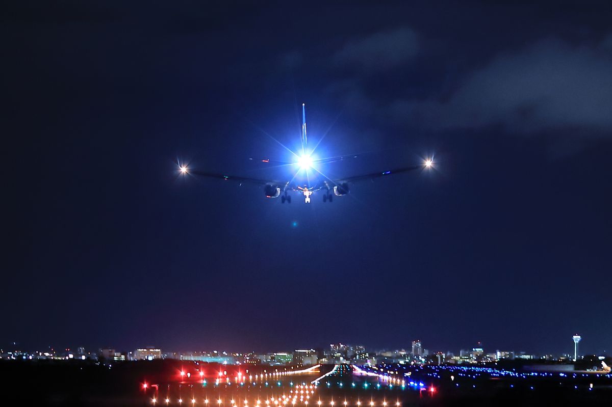 夜間飛行 | GANREF