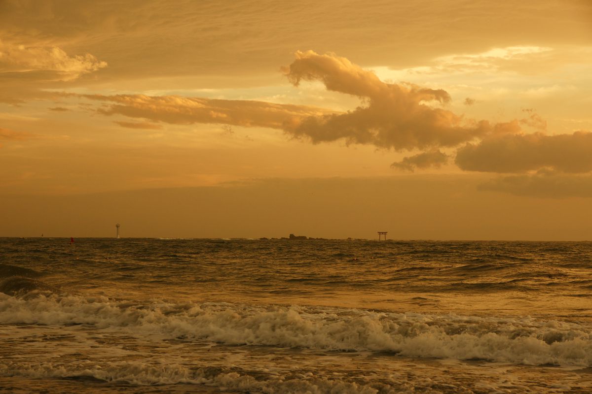 海の画廊「龍 雲 」